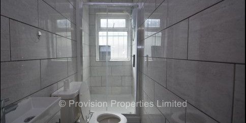 1 Bedroom Flat, Hyde Park, Leeds - Photo 3