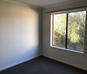 16 Kosciuszko Crescent, Shepparton North VIC 3631 - Photo 1