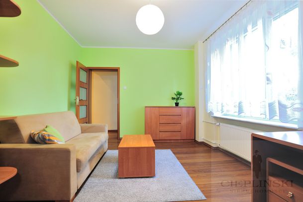 Ładna kawalerka z aneksem jadalnianym - Photo 1