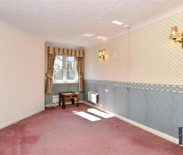 2 bedroom retirement property to rent - Photo 4