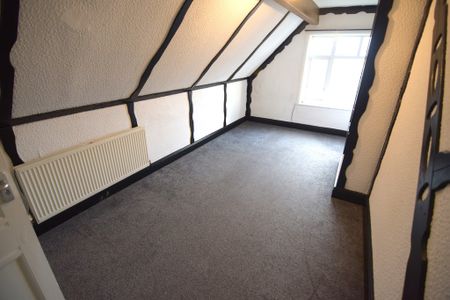 To Let Studio - Photo 4