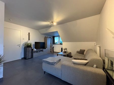 Dakappartement met 1 slaapkamer in het centrum van Hooglede - Foto 2