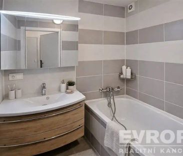 Pronájem světlého bytu 3+1 s balkonem a parkovacím místem | Nehvizd... - Photo 5