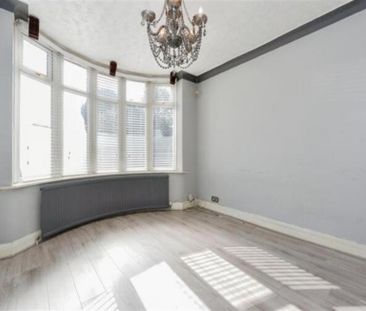 Park Road, Cheadle - Photo 3