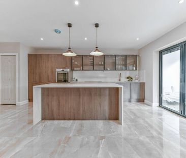 4 bedroom semi-detached house to rent - Photo 3