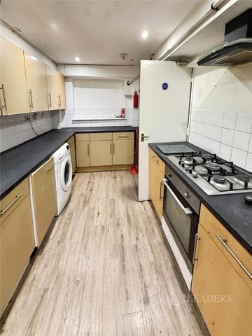 House share to rent - Photo 3