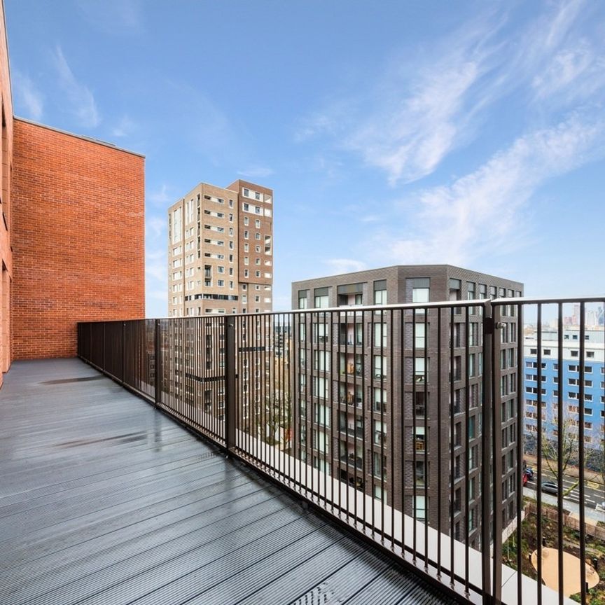 3 Bed Flat, Levy Building, SE17 - Photo 1