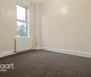 4 bedroom terraced house to rent - Photo 6