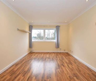 Skipton Way, Horley, RH6 - Photo 1