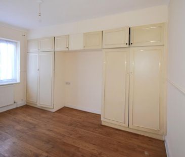 4 bedroom semi-detached house to rent - Photo 5