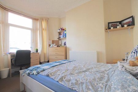 4 bedroom terraced house to rent - Photo 4