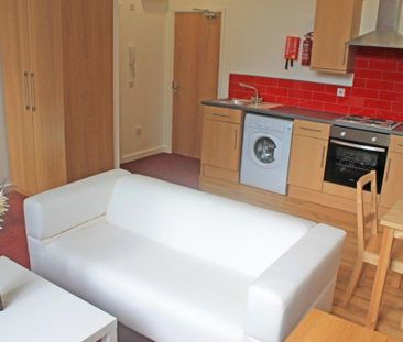 Studio to rent - Photo 2