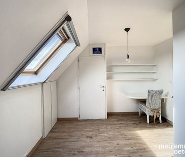 Ruim en lichtrijk appartement met drie slaapkamers - Foto 4