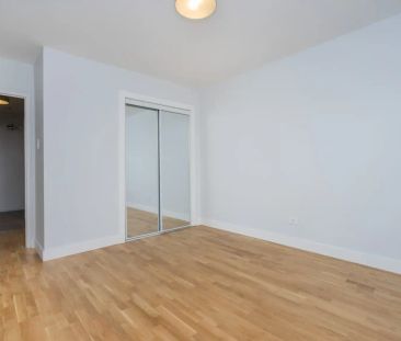 111 Lawton Boulevard — 2 Bedroom - unit PH04 - Photo 4