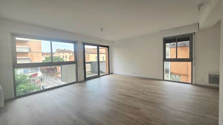 Location Appartement 3 pièces 76m² - Photo 2