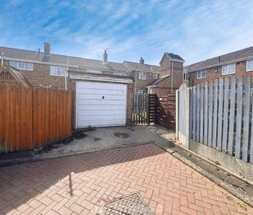 3 bedroom terraced house to rent - Photo 1