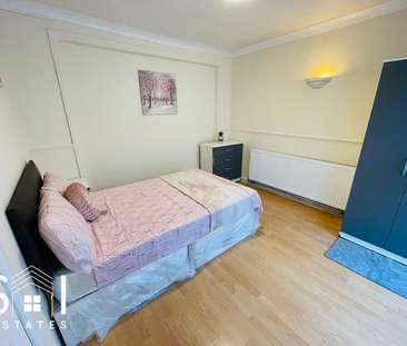 1 bedroom in a house share to rent - Photo 3