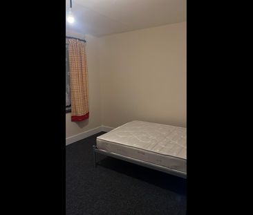 3 Bed Flat, Kitchener Road, E17 - Photo 1