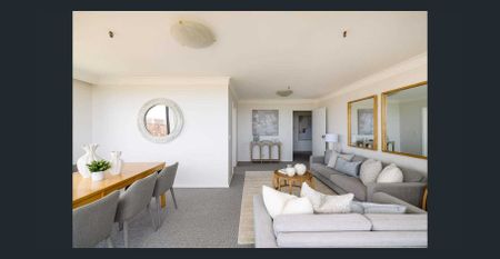 Spectacular Harbour View Three bedroom Apartment with Carspace - Photo 2