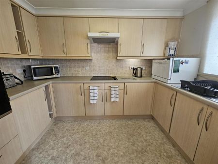 2 bedroom retirement property to rent - Photo 5