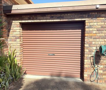 Coastal Comfort in a Quiet Duplex Setting - Photo 4