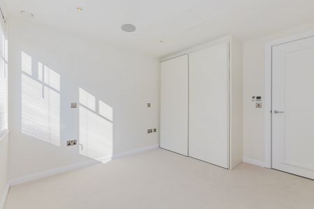 Higham House West, Carnwath Road, Fulham, London, SW6 - Photo 3
