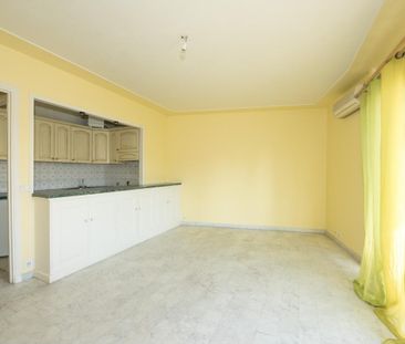 Nice Cimiez studio vide 32 m² - Photo 1