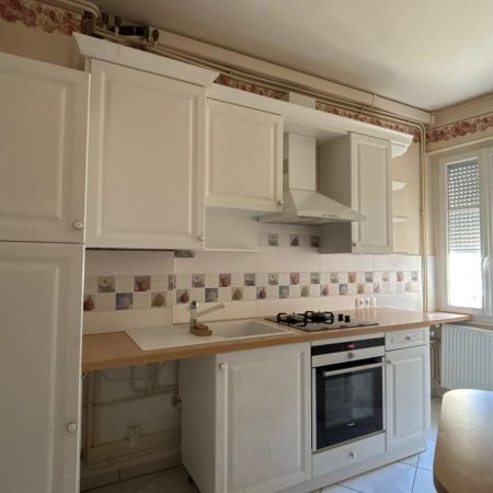 Location Appartement 4 pièces 72m² - Photo 3