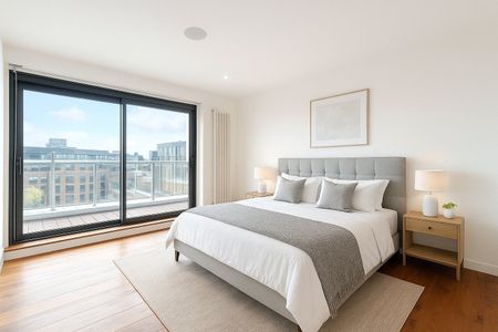 A Luxurious Two Bedroom Duplex Penthouse Apartment in the Heart of Soho. - Photo 3