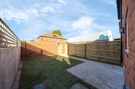 2 Bedroom House - Prospect Place, Prospect Road - Photo 2