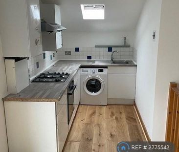 2 bedroom end of terrace house to rent - Photo 3