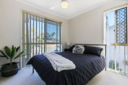 Modern Townhouse Located in the Heart of Maroochydore&excl; - Photo 3