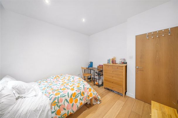 Killyon Road, London, SW8 ground floor flat to rent - Photo 1