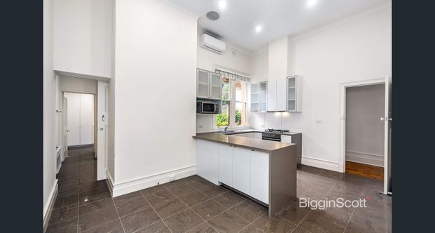 SUPERB 2 BEDROOM HOME IN PREMIER EAST MELBOURNE LOCATION - Photo 1