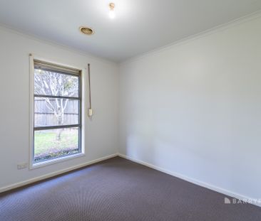 Freshly Renovated Family Home in a Peaceful Court - Photo 2