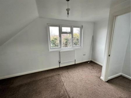 3 bedroom flat to rent - Photo 3