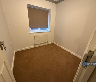 1 bedroom in a house share to rent - Photo 2