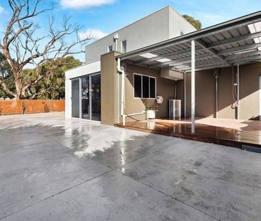 Stunning Family Residence With the Ultimate "Wow" Factor - Photo 5