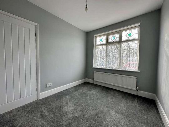 South Crescent, Southend On Sea, Essex, SS2 - Photo 1