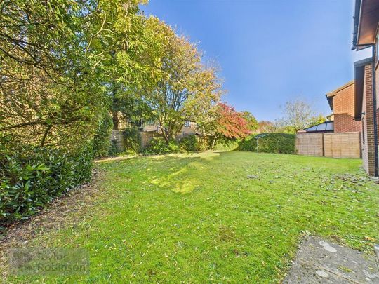 4 bedroom detached house to rent - Photo 1