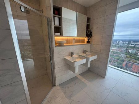 3 bedroom penthouse to rent - Photo 4