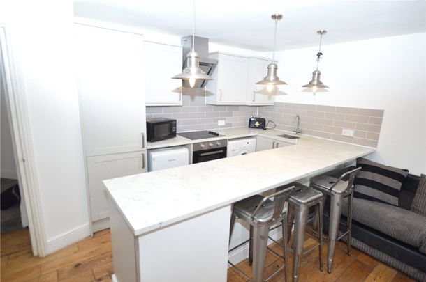 3 bedroom apartment to rent High Street, Wivenhoe, Colchester, Essex, CO7 - Photo 1