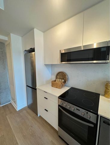 1655 Carling Avenue - Photo 3