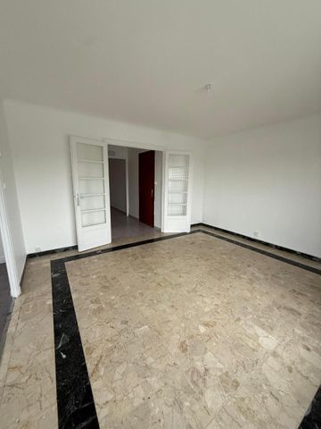 Location Appartement 4 pièces 79m² DECINES CHARPIEU 69150 - Photo 4
