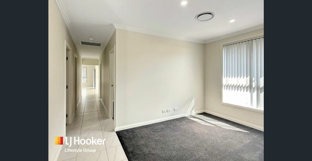 4 Bedroom Family Home - With A Garden Shed - Photo 1