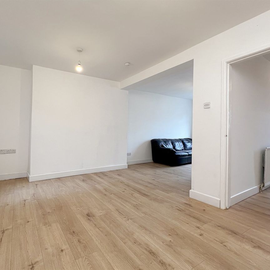 153 Broadway, Belfast, BT12 6HY - Photo 1