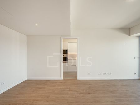 Apartamento T2, com varanda e estacionamento no Parque das Nações - Foto 3