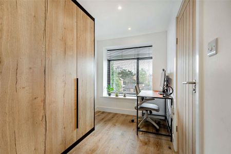 3 bedroom mews to rent - Photo 4