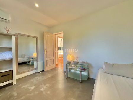 Beautiful 4 bedroom villa ideally located in the South of Ibiza - Photo 4