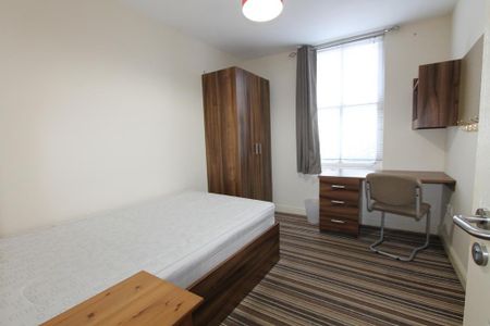 6 bedroom flat to rent - Photo 2